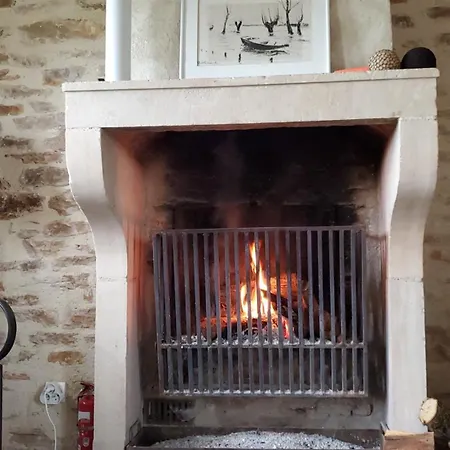 Une Maison De Campagne En Bourgogne Du Sud Tournus Exterior photo